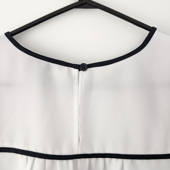 Armani Exchange Women's Elegant Blouse In Size M - Picture 8 of 8